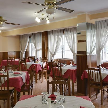 Pension Las Palmeras Lalin Bagian luar foto