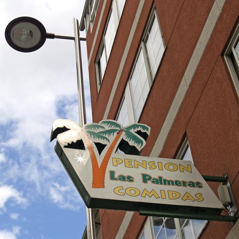 Pension Las Palmeras Lalin Bagian luar foto