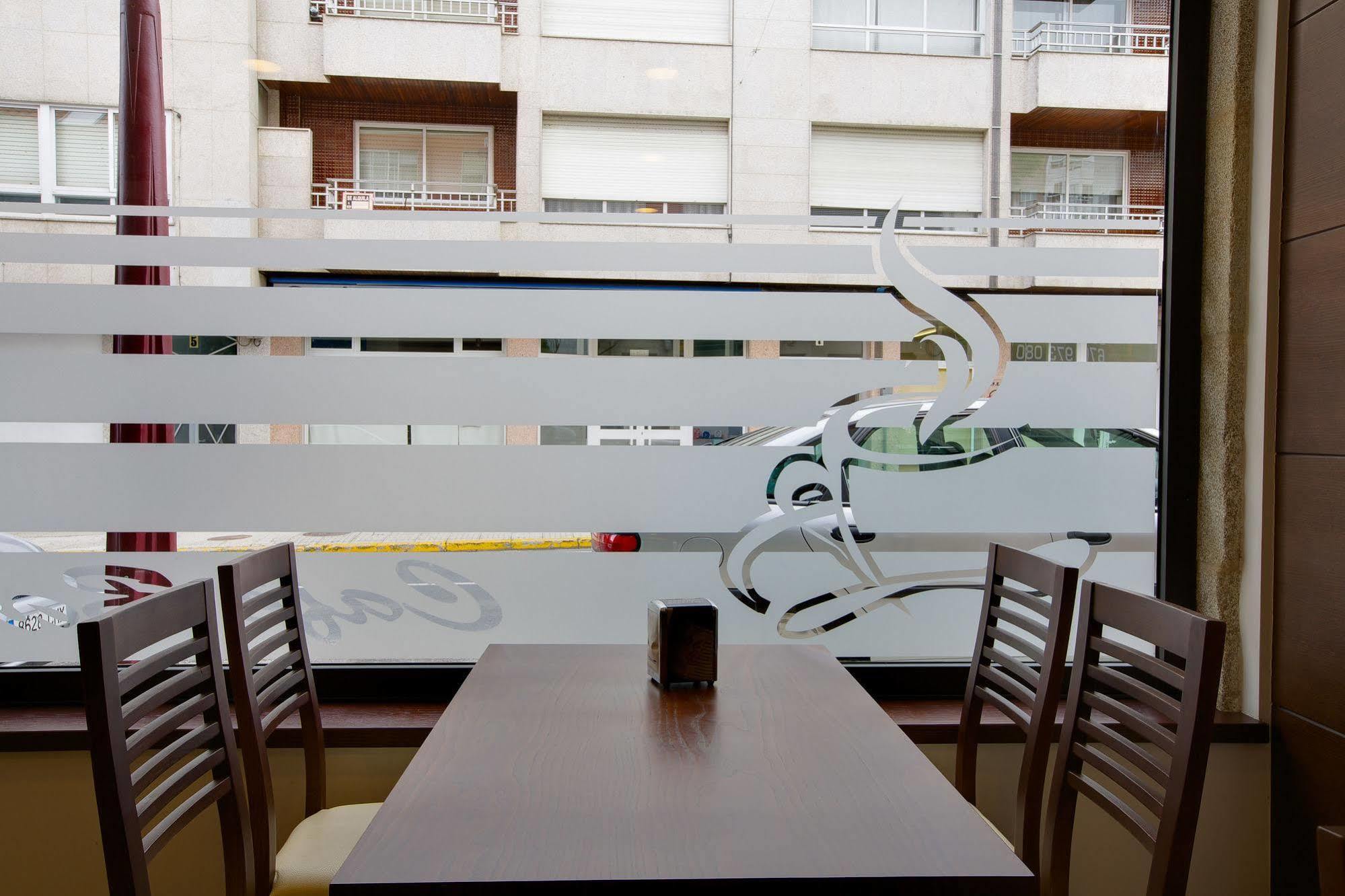 Pension Las Palmeras Lalin Bagian luar foto