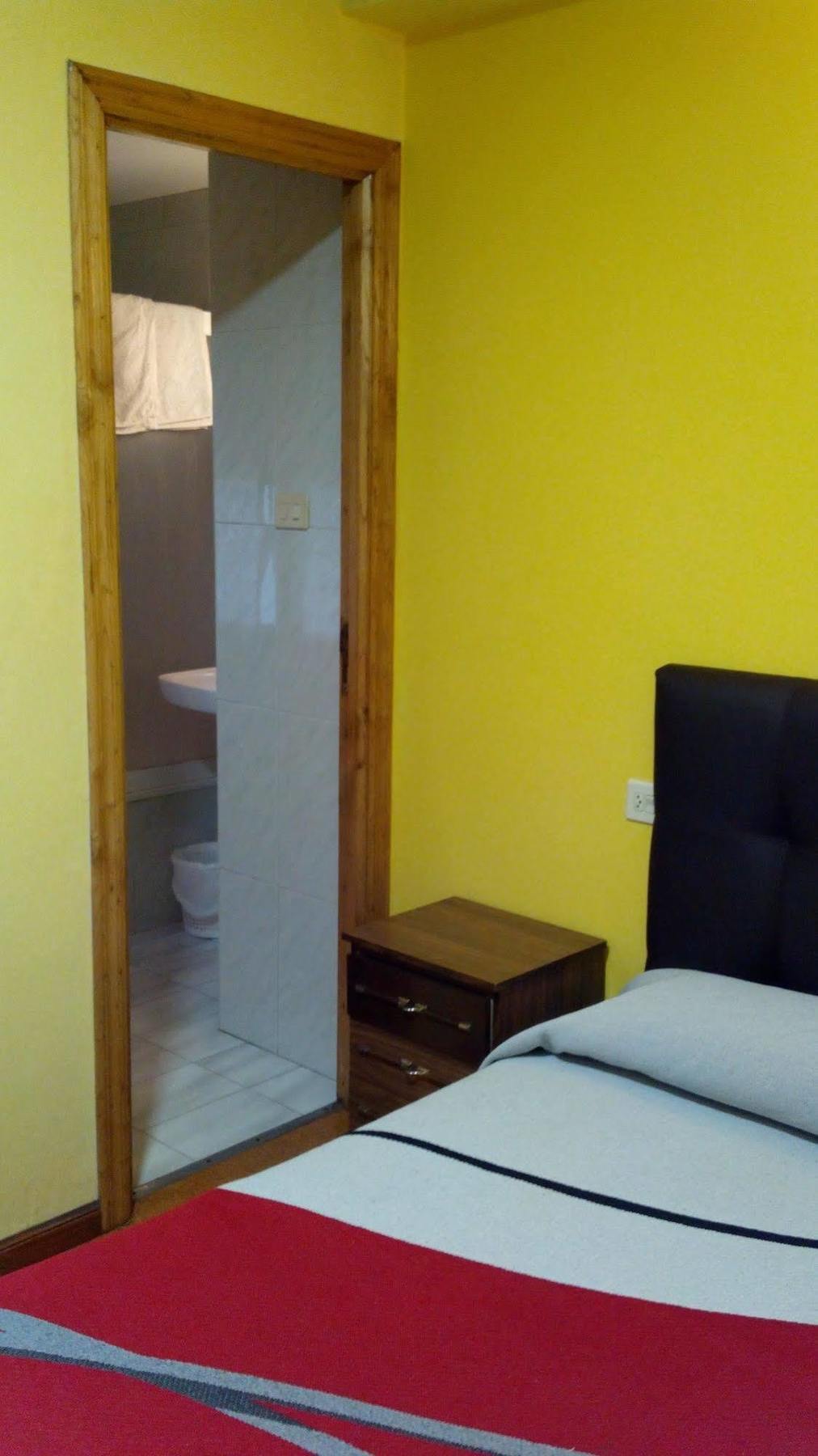 Pension Las Palmeras Lalin Bagian luar foto