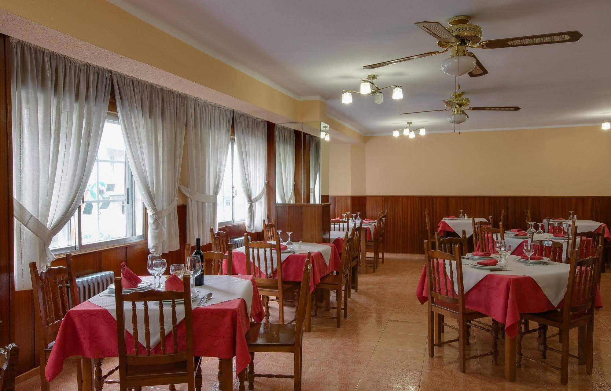 Pension Las Palmeras Lalin Bagian luar foto