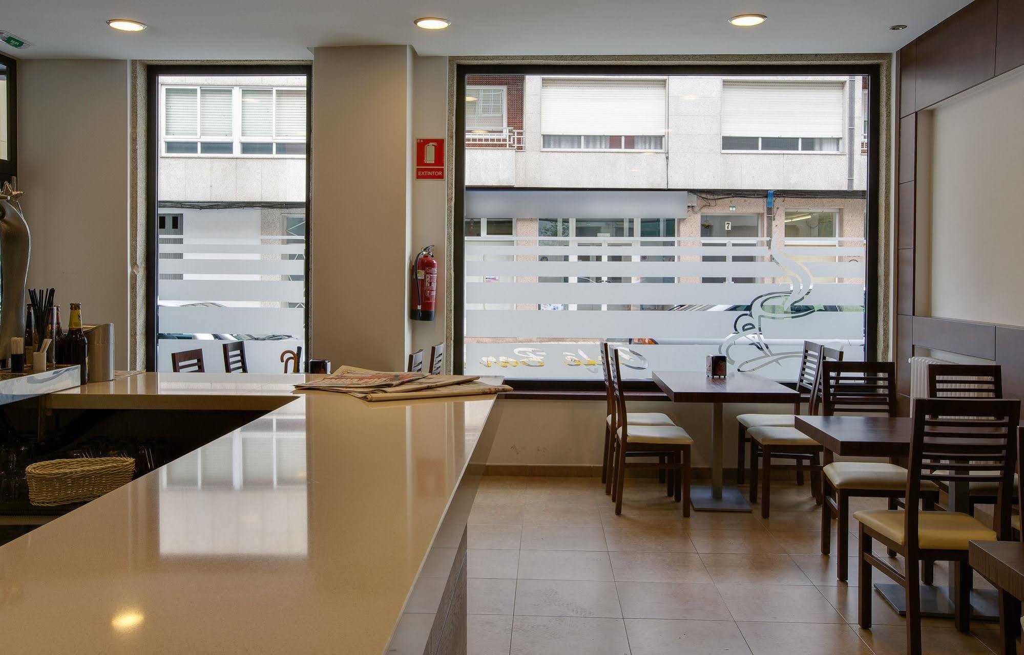 Pension Las Palmeras Lalin Bagian luar foto